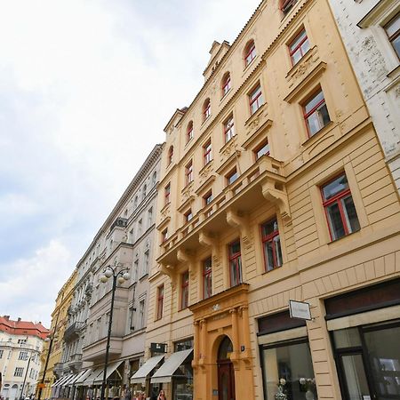 Stunning Charles Bridge Apartment Прага Екстериор снимка